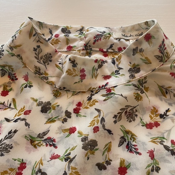 Bleuh ciel Ruffle Top - Picture 8 of 13